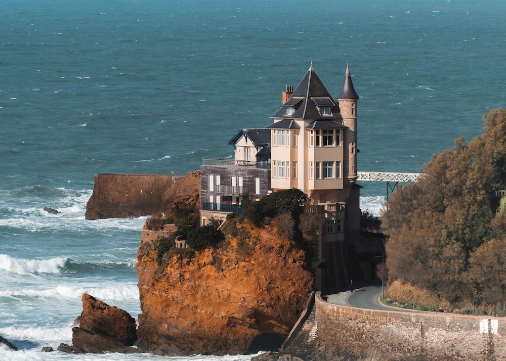Biarritz, lieu de séances kundalini activation et breathwork avec Nicolas Bompar